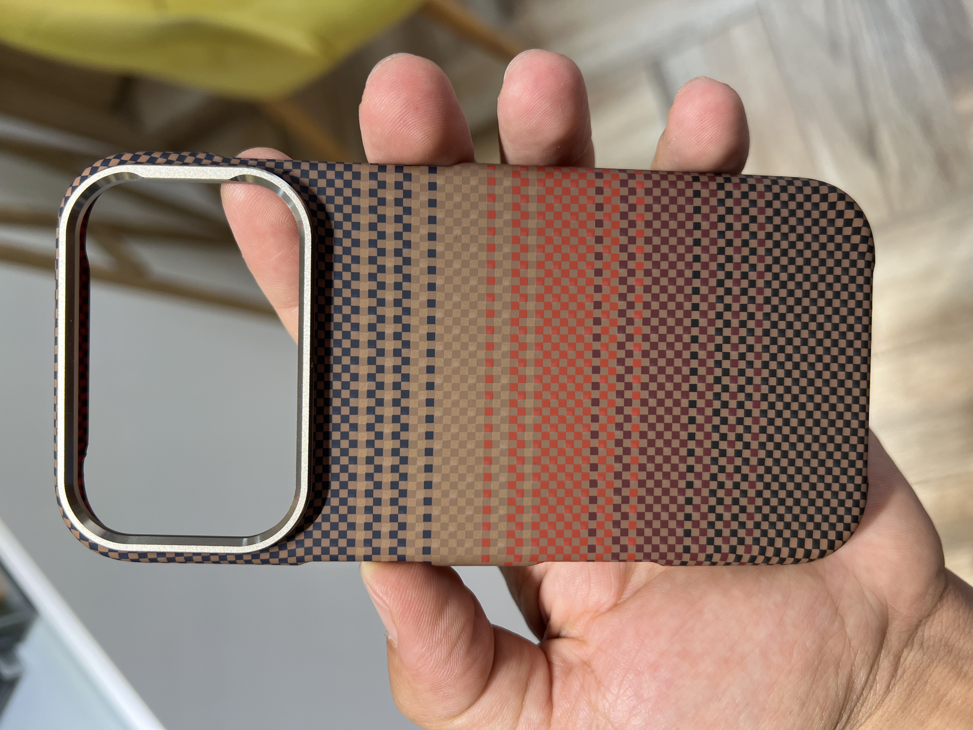 Coque iPhone Carbon Pitaka 1