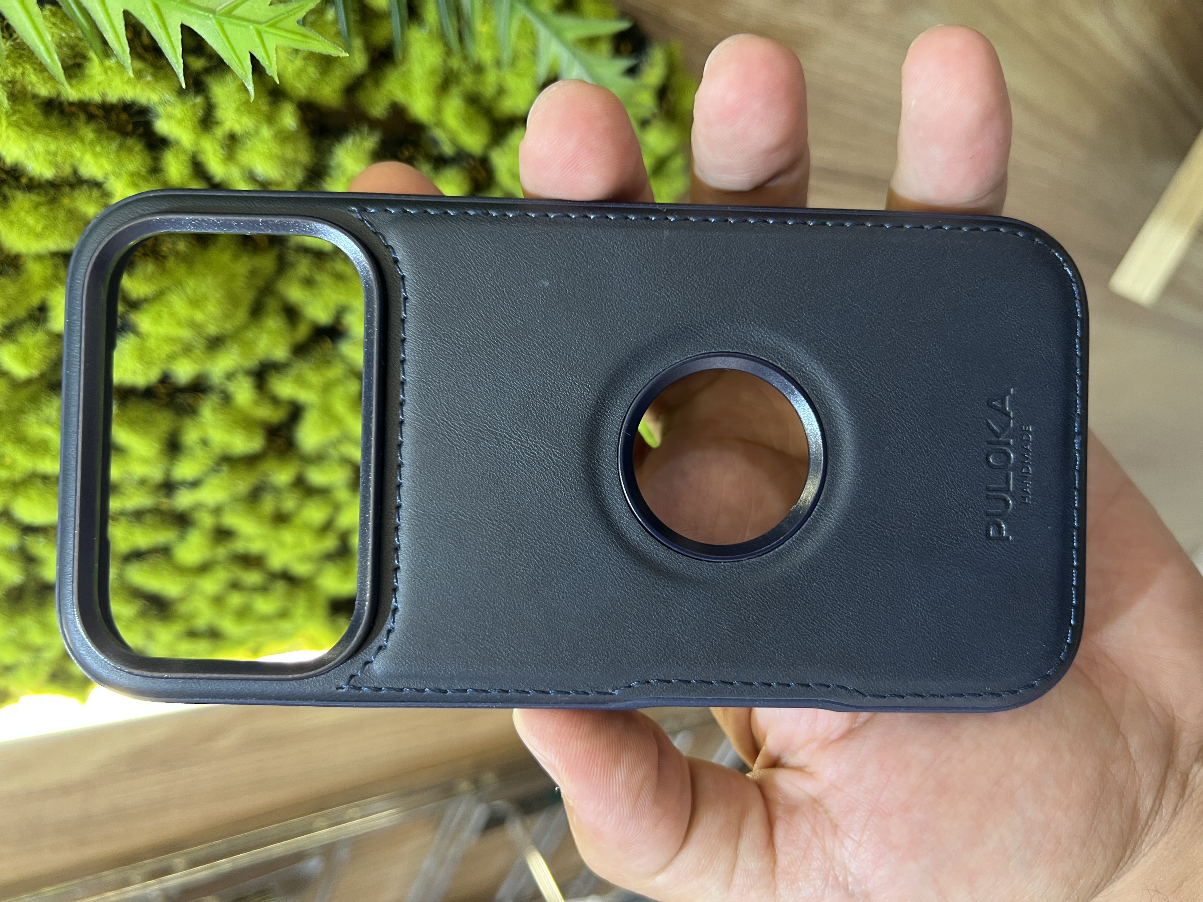 Coque iPhone - Cuir Puloka 1