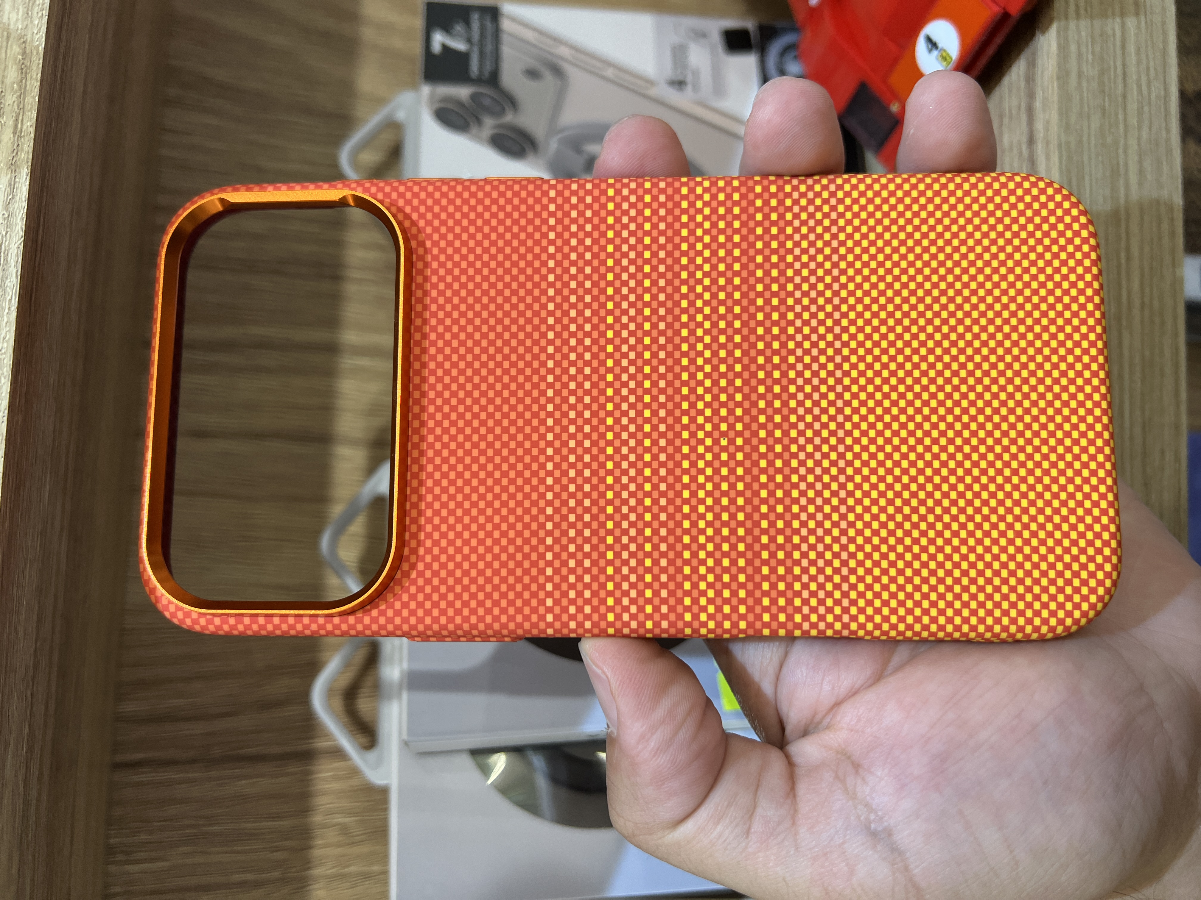 Coque iPhone 17 Series - Orange Carbon 1